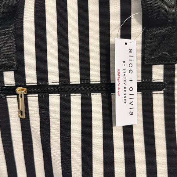 Alice & Olivia - Picture 3 of 6